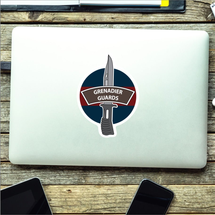 Grenadier Guards Vinyl Decal, TRF Colours & Bayonet Design - 10cm redplume