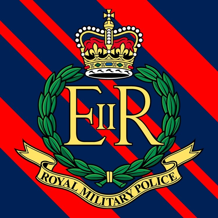 Royal Military Police Apparel – Red Plume