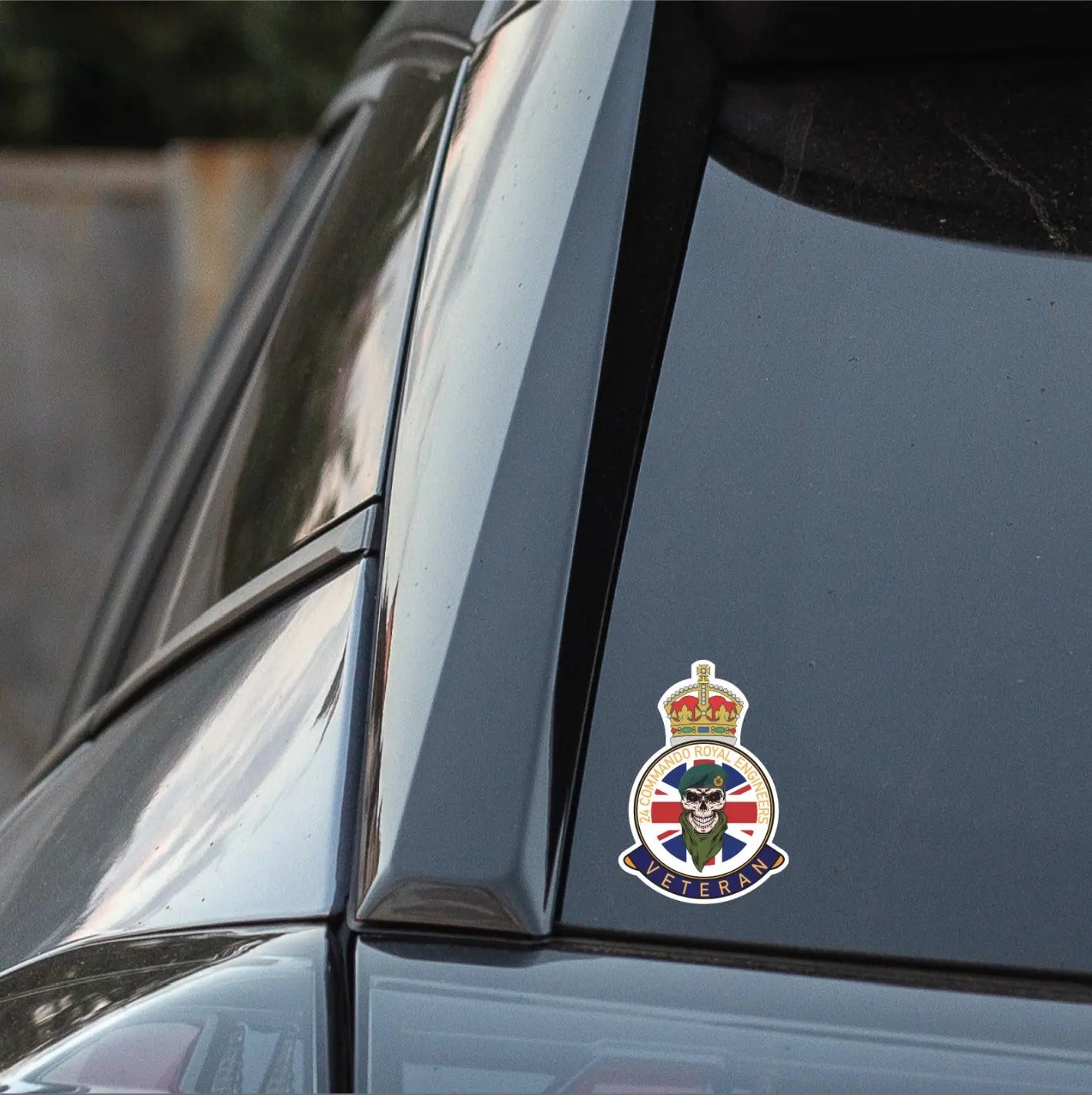 24 Commando Royal Engineers Veteran UV Laminated Skull & Beret Decal - Red Plume