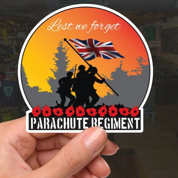 Remembrance Vinyl Sticker - Parachute Regiment - Lest We Forget redplume